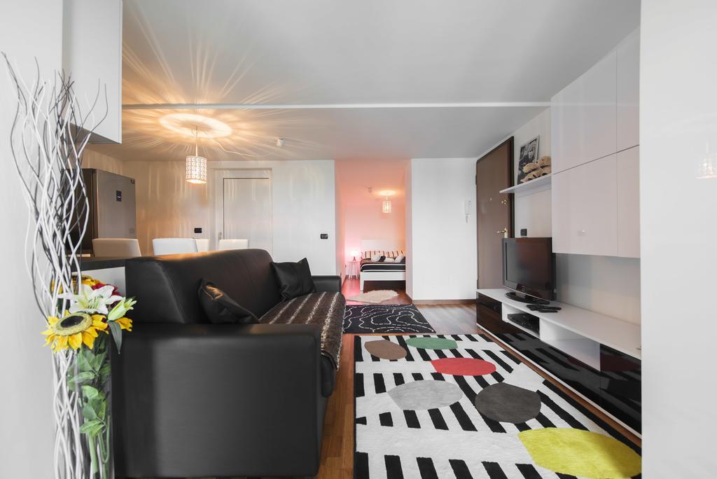 Appartement New Luxury Attic Santa Giulia Expo à Milan Extérieur photo